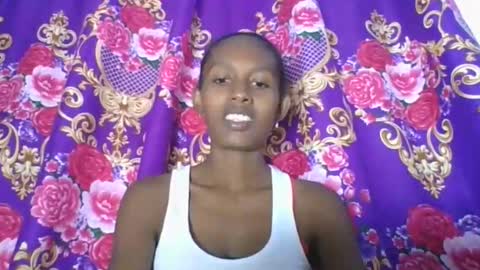 ninie246746 online show from February 19, 7:07 am