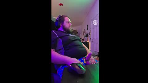 HungStepSon online show from February 1, 1:41 pm