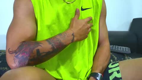 Snapshot of nixon347932 chatting on March 12, 11:22 pm Nicolas Muscle online show from March 12, 11:22 pm