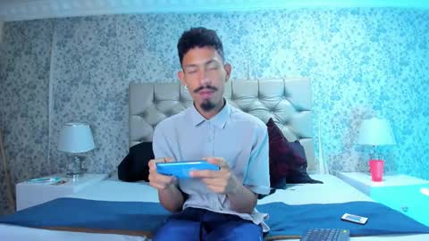 Noah online show from March 21, 6:34 pm