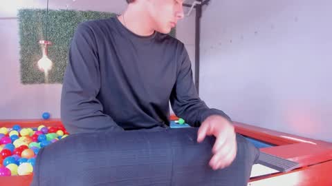 Snapshot of noah_85 chatting on October 16, 2:38 pm Noah online show from October 16, 2:38 pm