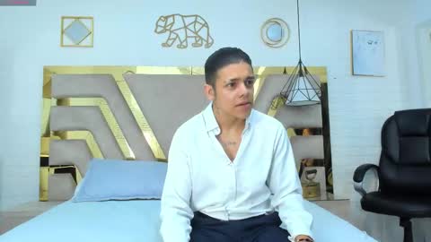 Zoe  online show from March 8, 2:04 am