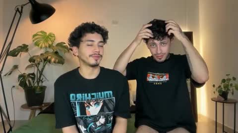 noah_and_steven online show from May 10, 11:00 pm