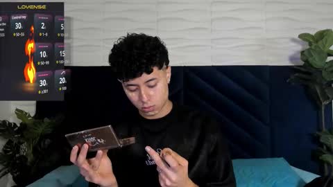 noah_dupont_ online show from January 14, 12:02 pm