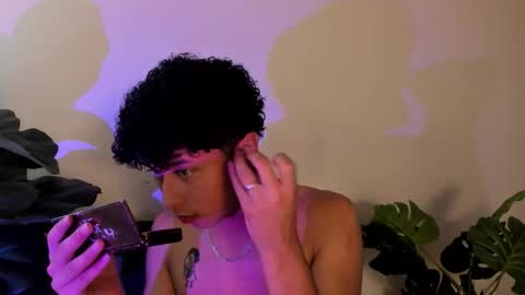 noah_dupont_ online show from November 10, 11:57 am