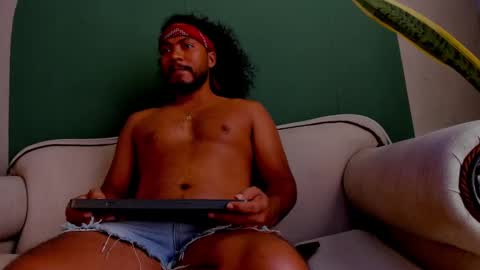 Noah online show from March 8, 7:20 pm