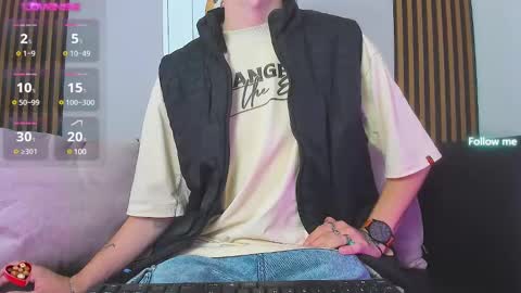 Snapshot of noah_ricci_ chatting on February 4, 12:00 pm online show from February 4, 12:00 pm