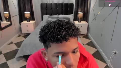 noah_smith04 online show from March 10, 12:38 pm