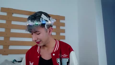 Snapshot of noah_xitruxx chatting on January 31, 1:23 pm Noah online show from January 31, 1:23 pm