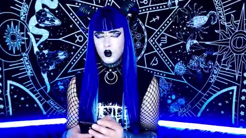 caroline online show from January 10, 1:33 am