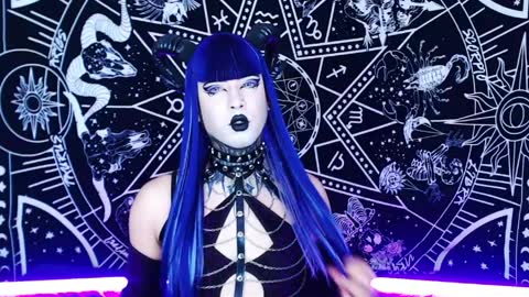 caroline online show from April 5, 7:33 pm