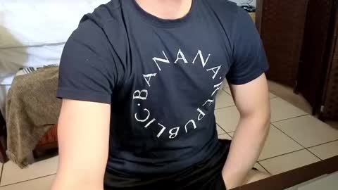 nobudget06 online show from February 24, 4:58 pm