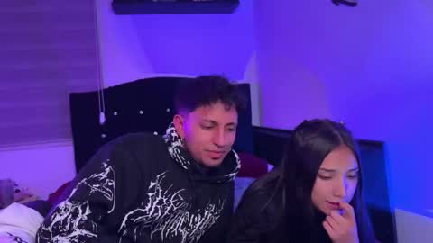 Jean Y Isa online show from February 4, 3:43 am