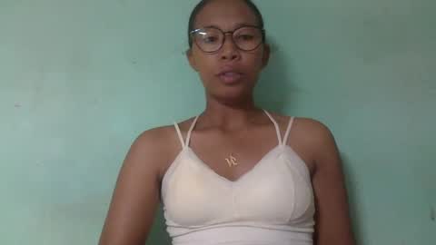 Snapshot of noellah chatting on March 2, 4:28 am noellah online show from March 2, 4:28 am