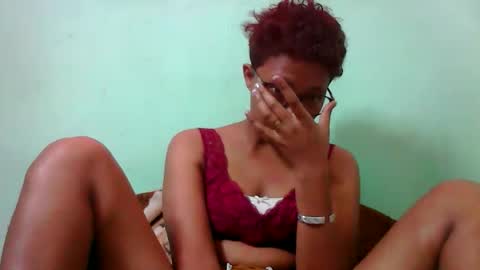 Snapshot of noellah chatting on September 13, 5:21 am noellah online show from September 13, 5:21 am