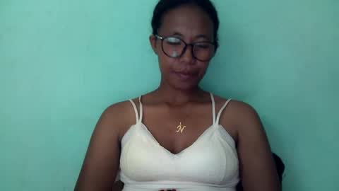 Snapshot of noellah chatting on March 8, 4:06 pm noellah online show from March 8, 4:06 pm
