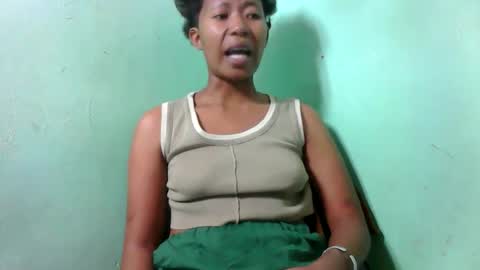 Snapshot of noellah chatting on October 13, 9:11 am noellah online show from October 13, 9:11 am