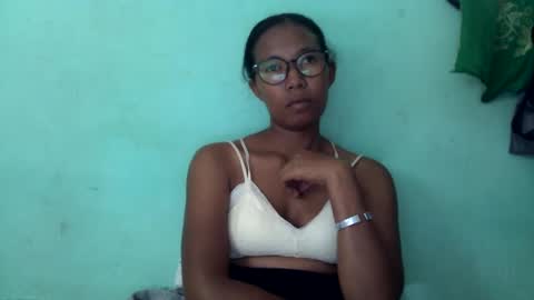 Snapshot of noellah chatting on March 9, 12:31 pm noellah online show from March 9, 12:31 pm