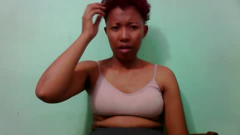 Snapshot of noellah chatting on September 17, 10:19 am noellah online show from September 17, 10:19 am