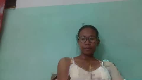 Snapshot of noellah chatting on March 2, 2:00 pm noellah online show from March 2, 2:00 pm
