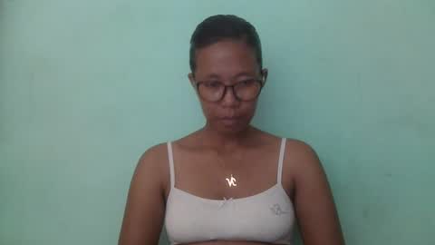 Snapshot of noellah chatting on March 4, 12:55 pm noellah online show from March 4, 12:55 pm