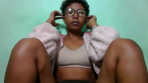 Snapshot of noellah chatting on September 29, 5:28 am noellah online show from September 29, 5:28 am