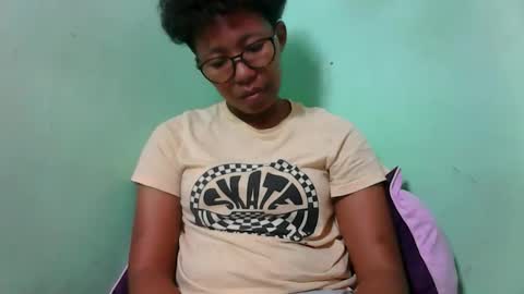 Snapshot of noellah chatting on October 15, 8:04 am noellah online show from October 15, 8:04 am