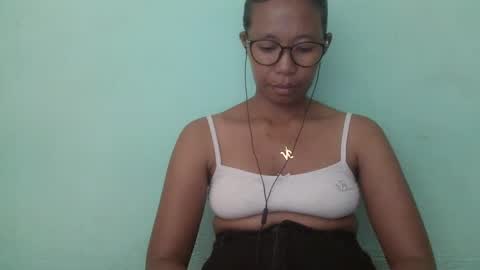 Snapshot of noellah chatting on March 4, 4:41 pm noellah online show from March 4, 4:41 pm