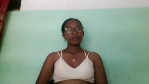 Snapshot of noellah chatting on March 9, 4:22 pm noellah online show from March 9, 4:22 pm