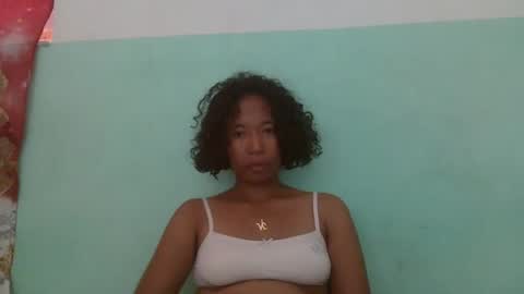 Snapshot of noellah chatting on March 5, 9:38 am noellah online show from March 5, 9:38 am