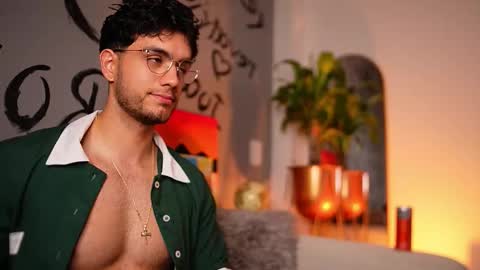 kevin online show from November 10, 9:17 pm