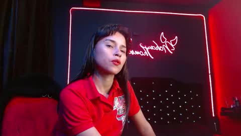 Noha Thomson online show from December 19, 2:51 am