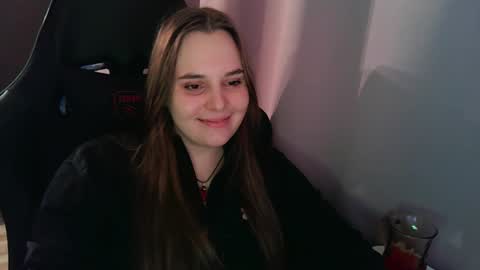 noir_ember_ online show from October 10, 1:06 pm