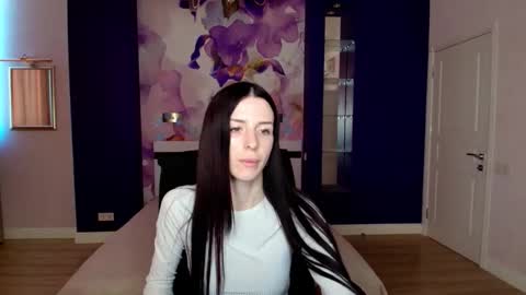 NoirDiva online show from April 6, 6:03 am