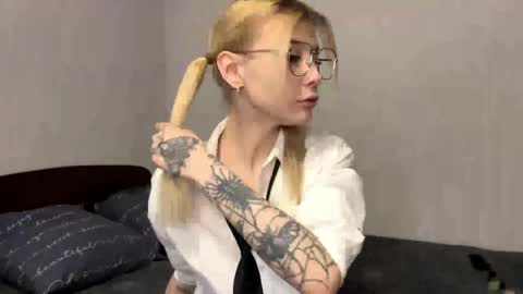 Sofia online show from May 18, 12:00 pm