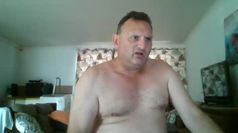 Snapshot of nollie244 chatting on December 16, 9:46 am Nollie online show from December 16, 9:46 am