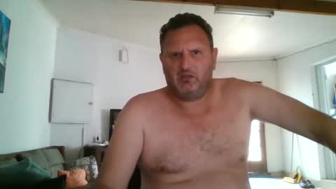 Snapshot of nollie244 chatting on January 11, 10:40 am Nollie online show from January 11, 10:40 am