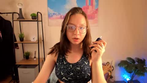 Snapshot of noora_moore chatting on October 20, 12:48 am NOORA online show from October 20, 12:48 am