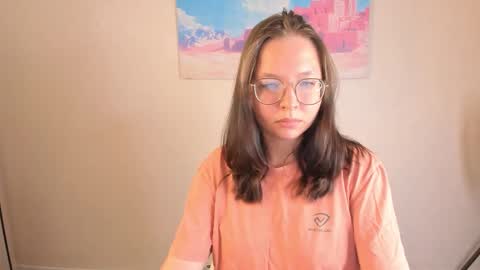 Snapshot of noora_moore chatting on October 2, 1:37 am NOORA online show from October 2, 1:37 am