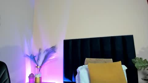 Nora Da Silva online show from January 7, 12:59 am