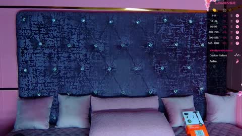 Nora online show from April 11, 12:59 am