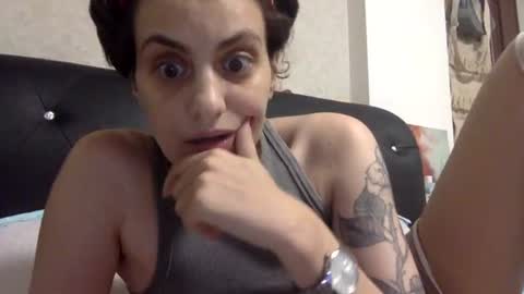 norablues online show from July 11, 6:44 pm