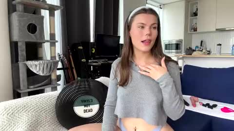 Nordic Belle online show from May 22, 2:35 pm