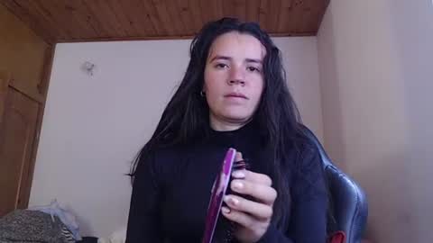 noreen_ online show from July 17, 5:59 pm