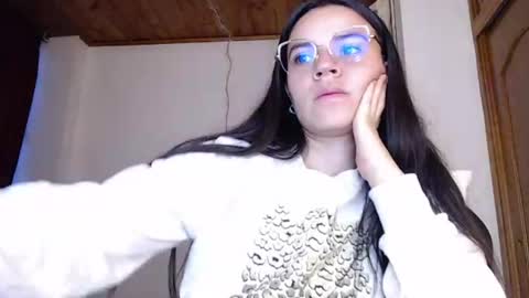 noreen_ online show from July 27, 11:24 pm