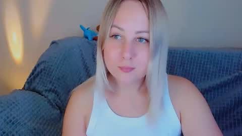 Snapshot of not_nakedcat chatting on September 9, 10:04 am hi glad to chat online show from September 9, 10:04 am