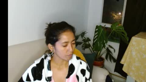 Snapshot of novaperotti chatting on October 10, 1:22 am novaperotti online show from October 10, 1:22 am