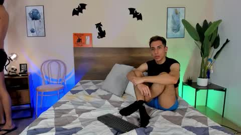 Snapshot of novaybrian chatting on October 20, 5:23 am NovayBrian online show from October 20, 5:23 am