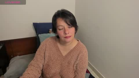 Snapshot of nuit_rose chatting on March 6, 1:37 am nuit_rose online show from March 6, 1:37 am