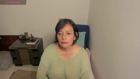 Snapshot of nuit_rose chatting on September 16, 2:02 am nuit_rose online show from September 16, 2:02 am